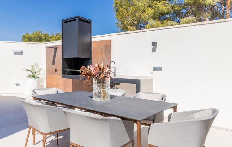 Foto b8c7f4dd-6469-4e4e-b041-771fd2c2c802. Xalet amb calefacció aparcament piscina a Urbanizaciones Benidorm