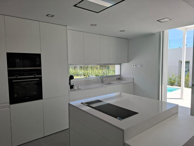 Foto ae0bc010-37eb-4245-8e5f-ab6833bf8ab2. Xalet amb aparcament piscina a Golf Bahía Finestrat