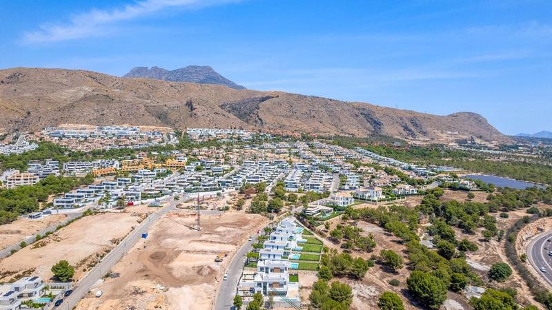 Foto 4e02b887-f907-4230-bd5a-f43c1ca3d460. Chalet with parking pool in Golf Bahía Finestrat