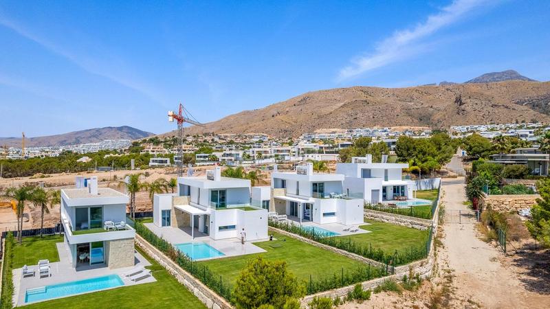 Foto 9e40b04f-33e5-43f3-8015-d241f229fc7a. Chalet with parking pool in Golf Bahía Finestrat