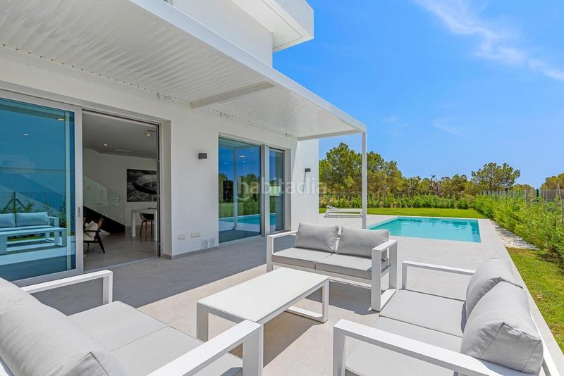 Foto f6ba5dff-dee2-4f1e-b1a9-334f30cd4832. Chalet with parking pool in Golf Bahía Finestrat