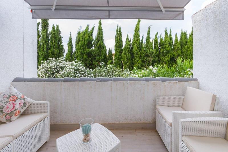 Foto bacef498-7041-436b-9ae9-e7235cc3f390. Casa a schiera con parcheggio piscina in Pedreguer