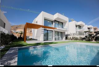 Chalet in Finestrat Pueblo. Chalet de obra nueva en sierra cortina  diseño, confort y exclus