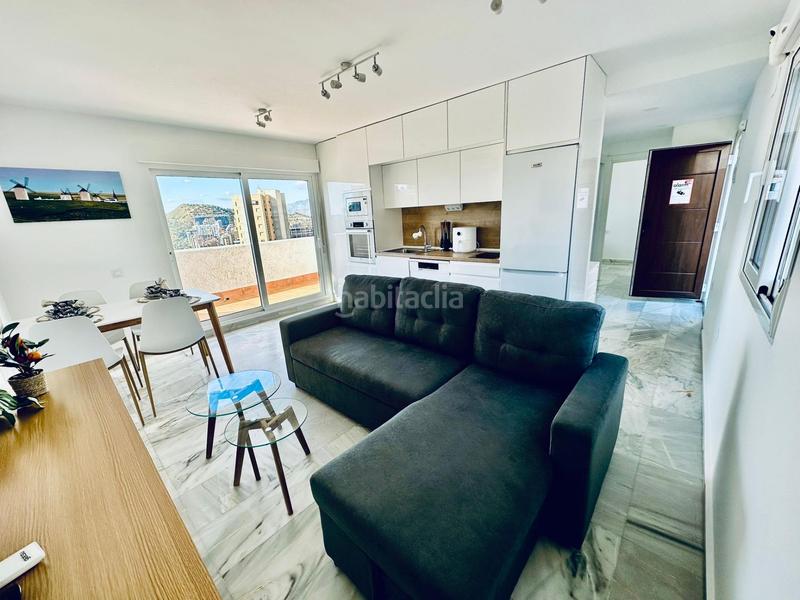 Foto 56f0ae9f-eb67-49e0-b837-8f68da354417. Casa adossada amb piscina a Playa Poniente Benidorm