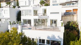 Chalet à Villa Gadea. Villa blanc luxury en altea