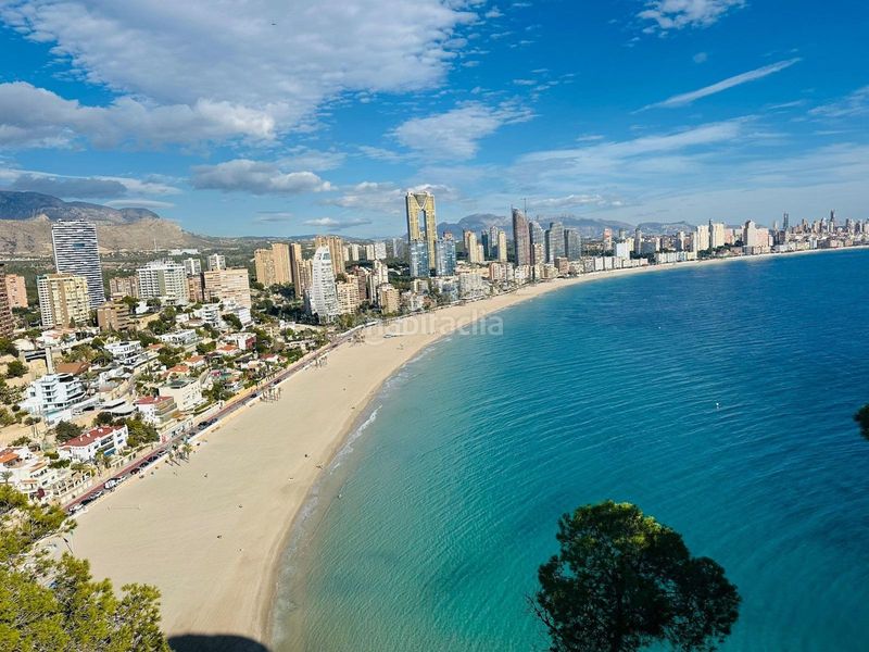 Foto f4fc9c59-2e60-427c-bf79-4bd8c10c19e3. Pis amb piscina a Playa Poniente Benidorm