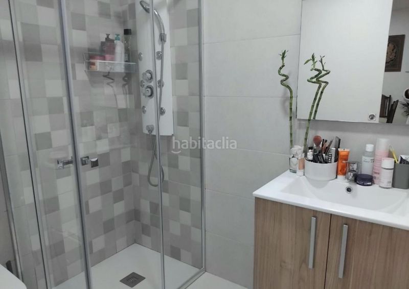 Foto 30808517-8a02-4179-8a37-5f91d8f5b471. Apartamento casa de esquina reformada en carrer jesus urrios en Vila Joiosa (la)
