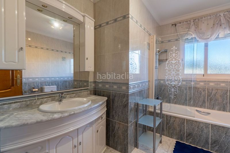 Foto 3841d52d-2566-4a69-a243-b0f29c2504fc. Xalet amb piscina a Xaló