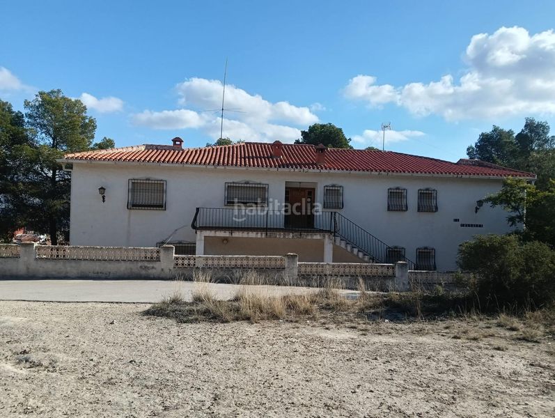 Foto 3182337f-3b96-4335-94df-3d6cb2ed74af. Casa amb aparcament a La Nucia Pueblo Nucia (la)