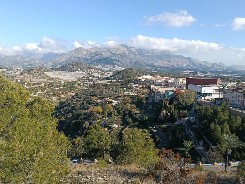 Foto 914d2d96-e5b6-46e2-96d9-c5354dd36fa2. Casa amb aparcament a La Nucia Pueblo Nucia (la)