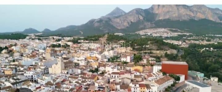 Foto cc11fd46-e70a-45d8-88c3-a05621e4edb8. Casa amb aparcament a La Nucia Pueblo Nucia (la)