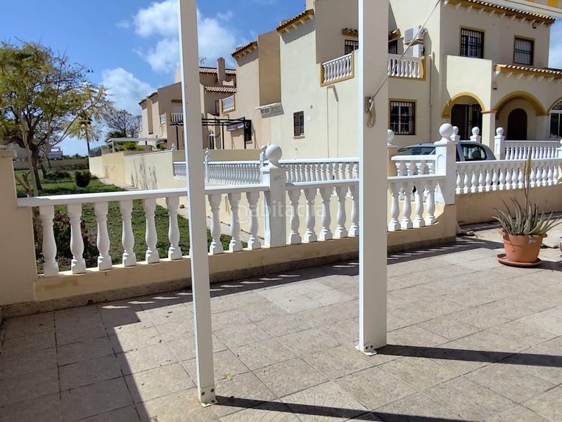 Foto 3eddccfc-19bb-40a7-983f-4e12f991c8ec. Casa adosada en Playa Flamenca Orihuela