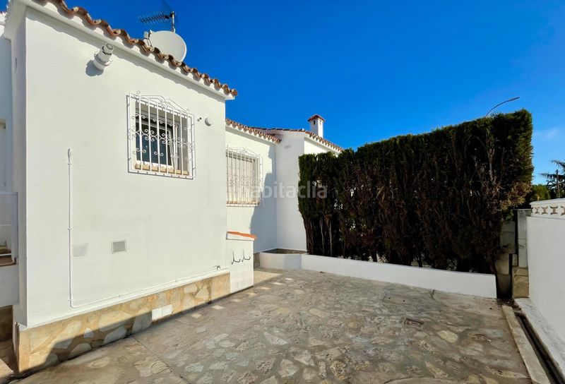 Foto 46d9a34f-f4f1-4fec-99aa-bae7f6d23e1d. Casa adossada amb aparcament a Les Bassetes - El Marjal Dénia
