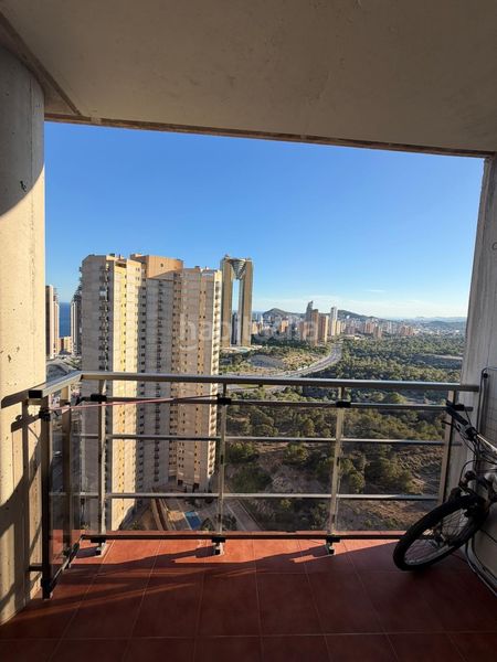 Foto 1e7b3b5a-3695-40c5-b54a-a99f9e06ec4d. Apartament amb aparcament piscina a Via Parque Benidorm