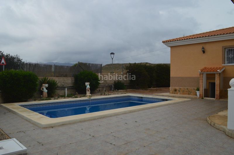 Foto b3c17ed6-7f0c-4f4a-b826-e0c7d812ec57. Xalet amb calefacció aparcament piscina a Busot