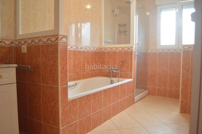Foto bcc5717c-9e46-43b3-8a7b-d0abd8051b6a. Xalet amb calefacció aparcament piscina a Busot