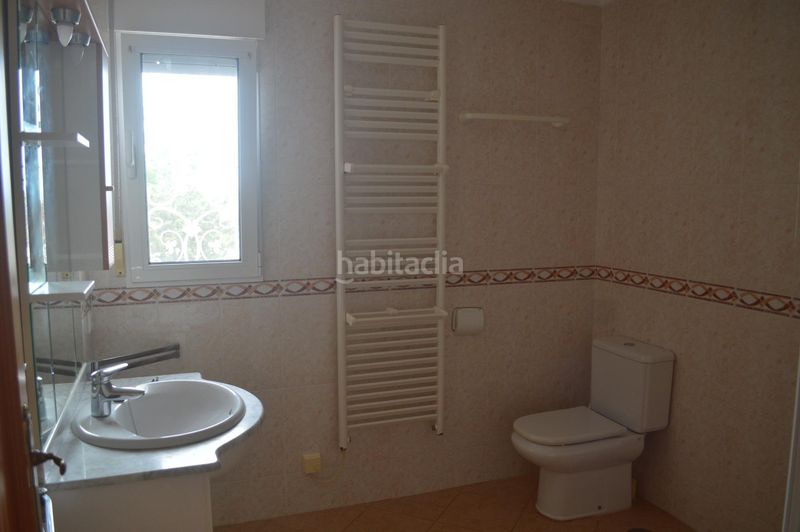 Foto c9dd7156-c263-472b-bad2-392712c24f0f. Xalet amb calefacció aparcament piscina a Busot
