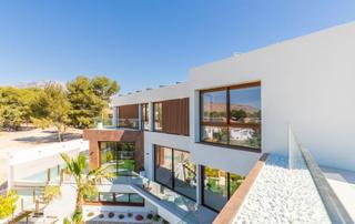 Xalet a Urbanizaciones. Villa zen infinity benidorm  exclusividad, diseño y vistas al me