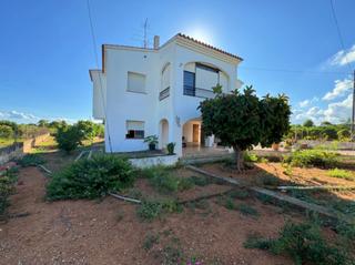 Xalet a La Xara-La Sella. Chalet a reformar con amplio terreno en denia
