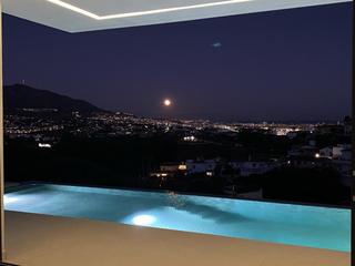 Maison  Aguila coronada. Villa con vistas al mar en cerrado del aguila  costa de mijas