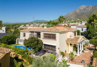 Casa  La retama. Villa en venta en nagueles  marbella