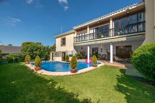 Casa  La retama. Villa en venta en nagueles  marbella