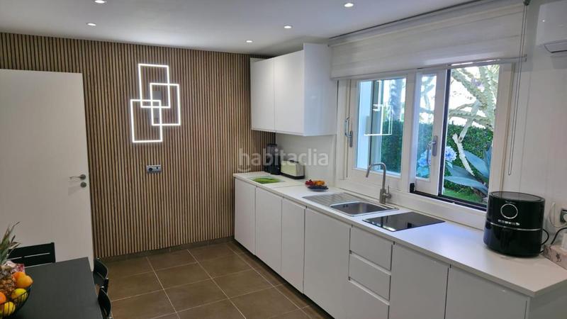Foto 262176de-d997-40b2-bcbd-7ad98e21a85d. Casa con riscaldamento parcheggio piscina in Cabopino - Artola Marbella