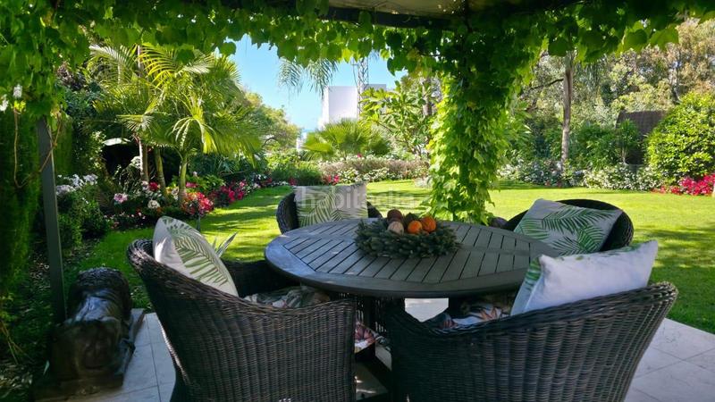 Foto e12f3c91-7498-4d93-a481-33b728fe9527. Casa con riscaldamento parcheggio piscina in Cabopino - Artola Marbella