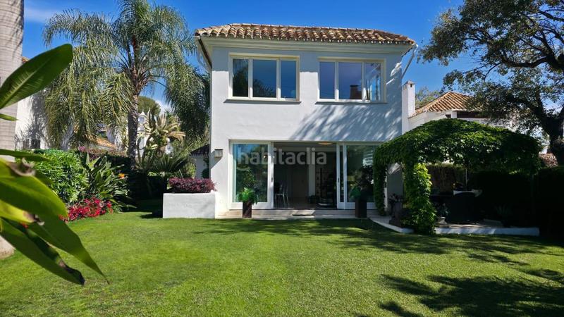 Foto fe1fe15e-c9b8-4722-bdff-38e2eeca12d5. Casa con riscaldamento parcheggio piscina in Cabopino - Artola Marbella