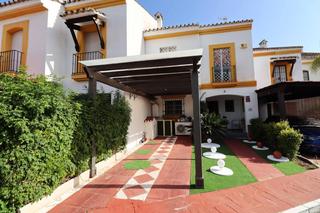 Casa adossada  Camino de cortes. Preciosa adosada en venta en parque diana  estepona