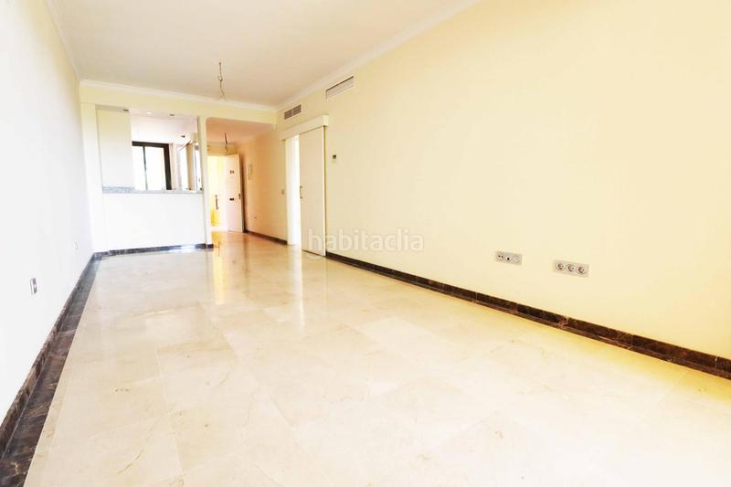 Foto 269072cb-ab0a-4aa2-a2cd-81fcb5613bc8. Planta baja apartamento con amplia terraza en calanova golf en Mijas