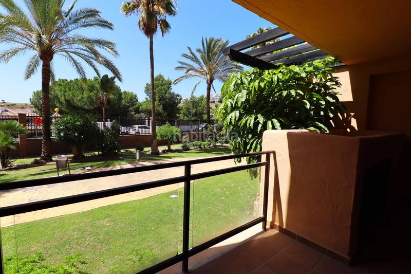 Foto 28f8777e-e290-43a6-89e6-595badba4cca. Planta baja apartamento con amplia terraza en calanova golf en Mijas