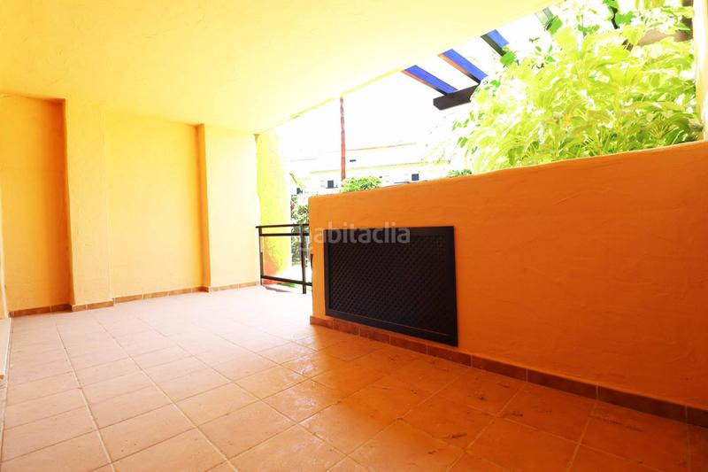 Foto 2aed0749-cdb3-4ad9-a47a-495038963794. Planta baja apartamento con amplia terraza en calanova golf en Mijas