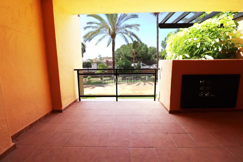 Foto 3ba974ad-5dd5-426b-9cc8-bdc93b979701. Planta baja apartamento con amplia terraza en calanova golf en Mijas