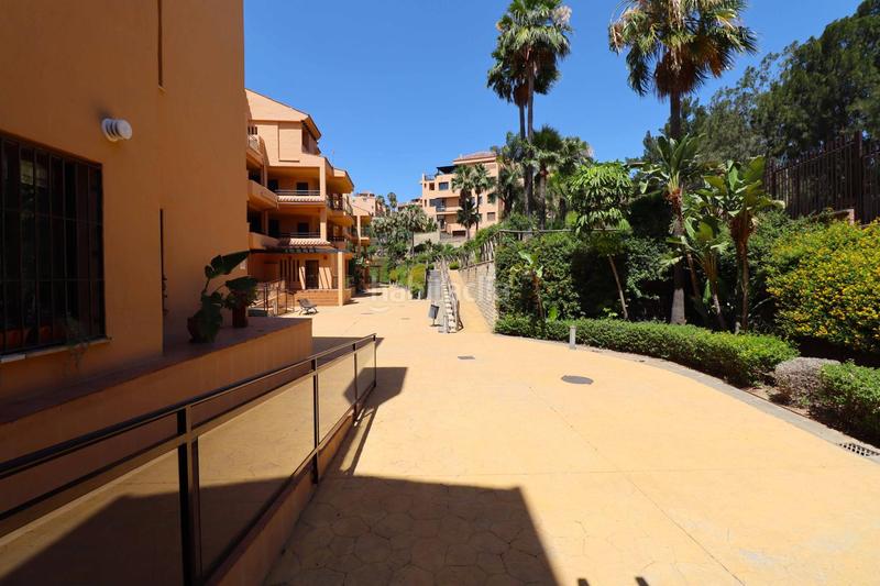 Foto 5db07b44-fb87-4d80-bb9b-140c9176eb71. Planta baja apartamento con amplia terraza en calanova golf en Mijas