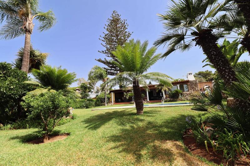 Foto 00c6d568-fffa-4cb2-818c-7b3274f2d15b. Casa encantadora villa con amplia parcela en las chapas en Marbella