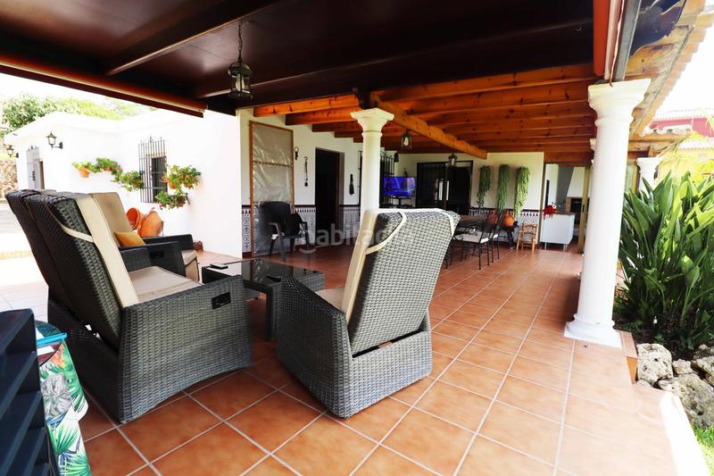 Foto 43554bbd-da0d-498e-a734-8d29c8e1a74f. Casa encantadora villa con amplia parcela en las chapas en Marbella