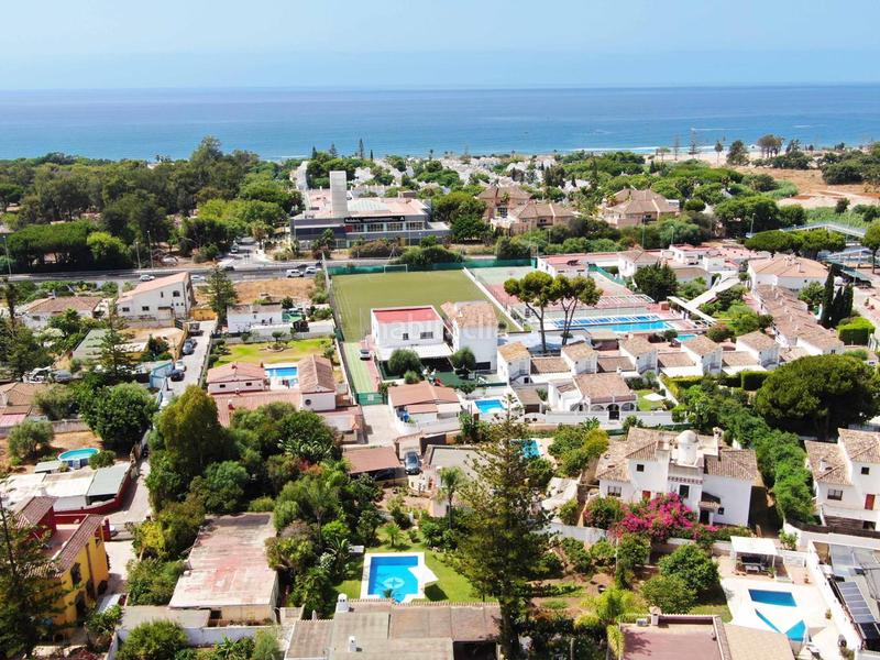 Foto 64f63dee-6137-436b-871e-d9911c4d3ffc. Casa encantadora villa con amplia parcela en las chapas en Marbella