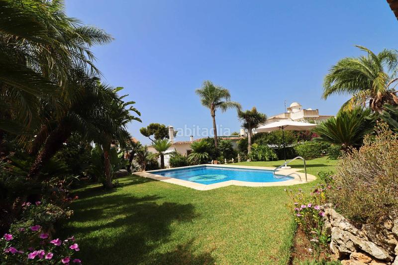 Foto c051a84b-7446-4065-aeb7-d44551124ae1. Casa encantadora villa con amplia parcela en las chapas en Marbella