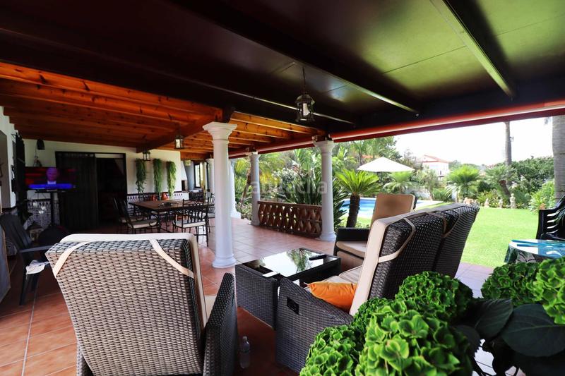 Foto c0574f01-f8d8-4d03-9f5b-9656725d416c. Casa encantadora villa con amplia parcela en las chapas en Marbella