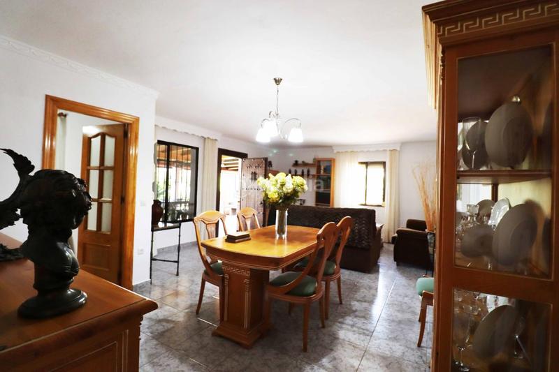 Foto c2b1e4d2-7eaa-474a-84c4-d2eb116b6191. Casa encantadora villa con amplia parcela en las chapas en Marbella