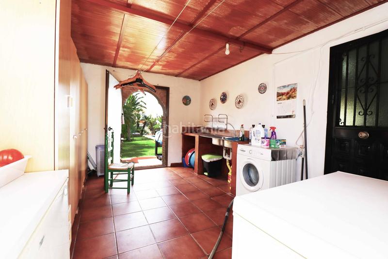 Foto f38c363e-771f-43c0-8cd2-5321191263e2. Casa encantadora villa con amplia parcela en las chapas en Marbella