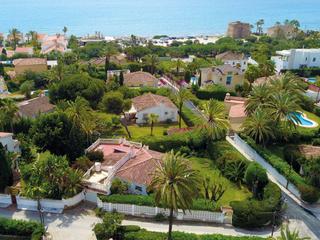 Casa  Castilla. Villa junto al mar en venta en marbesa  marbella