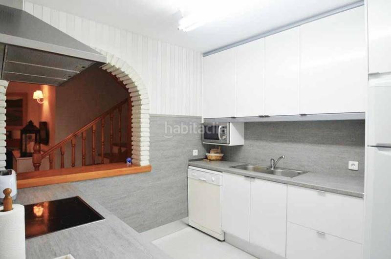 Foto a6d6de56-0624-4ae7-a108-79bfccc24303. Dúplex amb piscina a Las Chapas - Alicate Playa Marbella