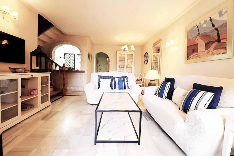 Foto f49d0c32-b664-49a2-8531-8a4ea6537fdc. Dúplex amb piscina a Las Chapas - Alicate Playa Marbella