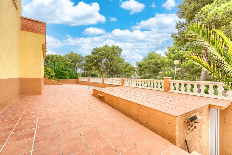 Foto 030b84bb-d1a0-4c76-9f23-d7da65618686. Chalet mit parking in Castellet i la Gornal