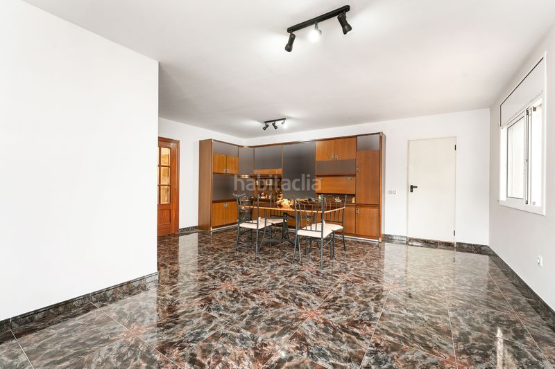 Foto 4dee1e9b-4957-48c2-8ac4-530daa21b913. Chalet mit parking in Castellet i la Gornal