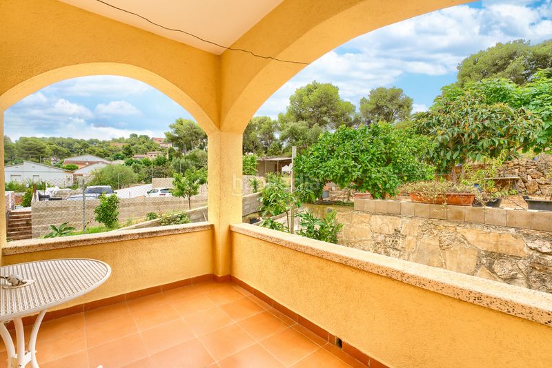 Foto 54bf7f49-dfc9-4fe5-abe4-324bf1a7b2c6. Chalet mit parking in Castellet i la Gornal