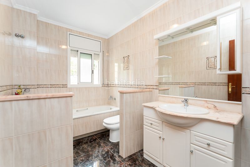 Foto 8a548ec7-fe21-4e74-9f4a-484b2a430809. Chalet mit parking in Castellet i la Gornal