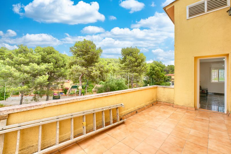 Foto da9abb96-3559-4db5-a5be-266a9c246d79. Chalet mit parking in Castellet i la Gornal